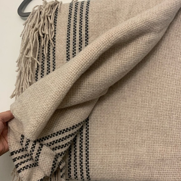 Eileen Fisher Accessories - Wool fringed shawl